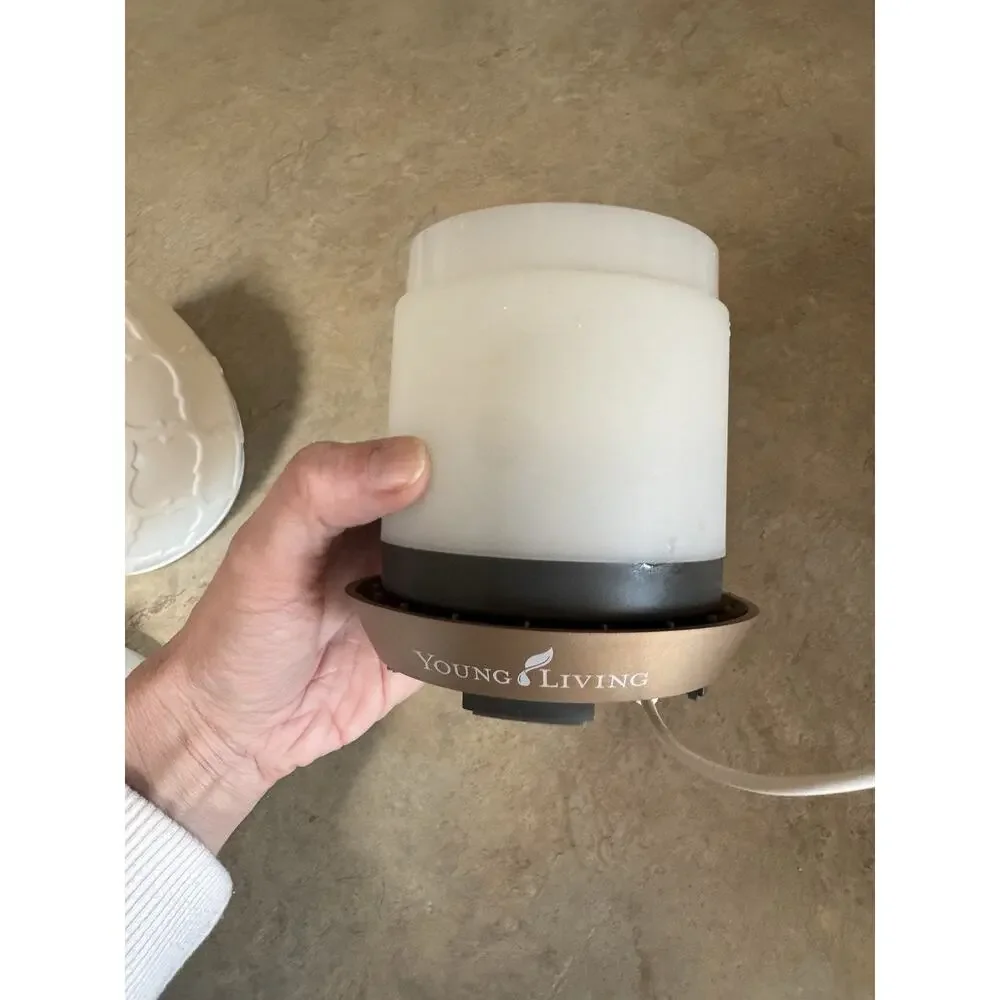 Young Living Desert Mist Easential Oil Diffuser Aromatherapy Changes Colors EUC
